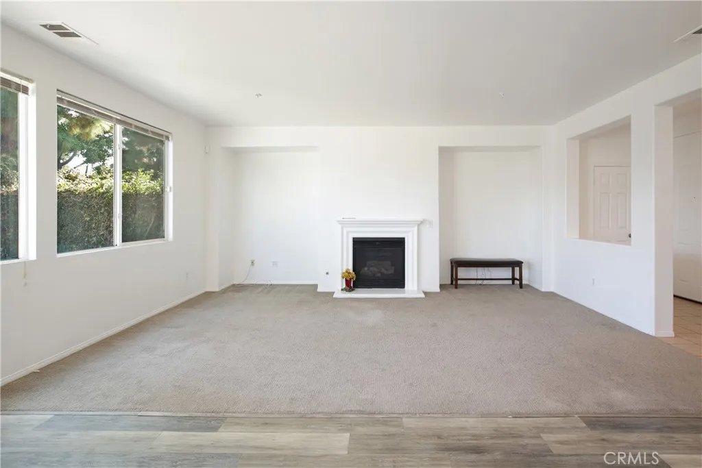 1352 N Dolanna Drive, Compton, California 90221 home-pic-8